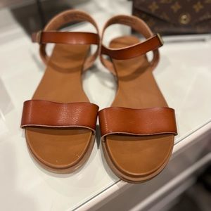 Women’s leather sandals size 9.5